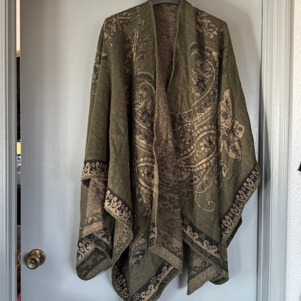 Women's Green Black Paisley One Size Open Front Shrug Cape